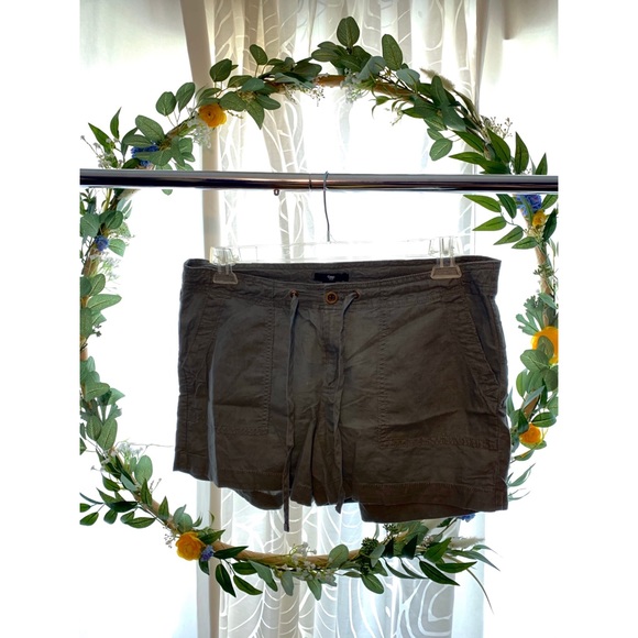 Olive green shorts. - Picture 1 of 3